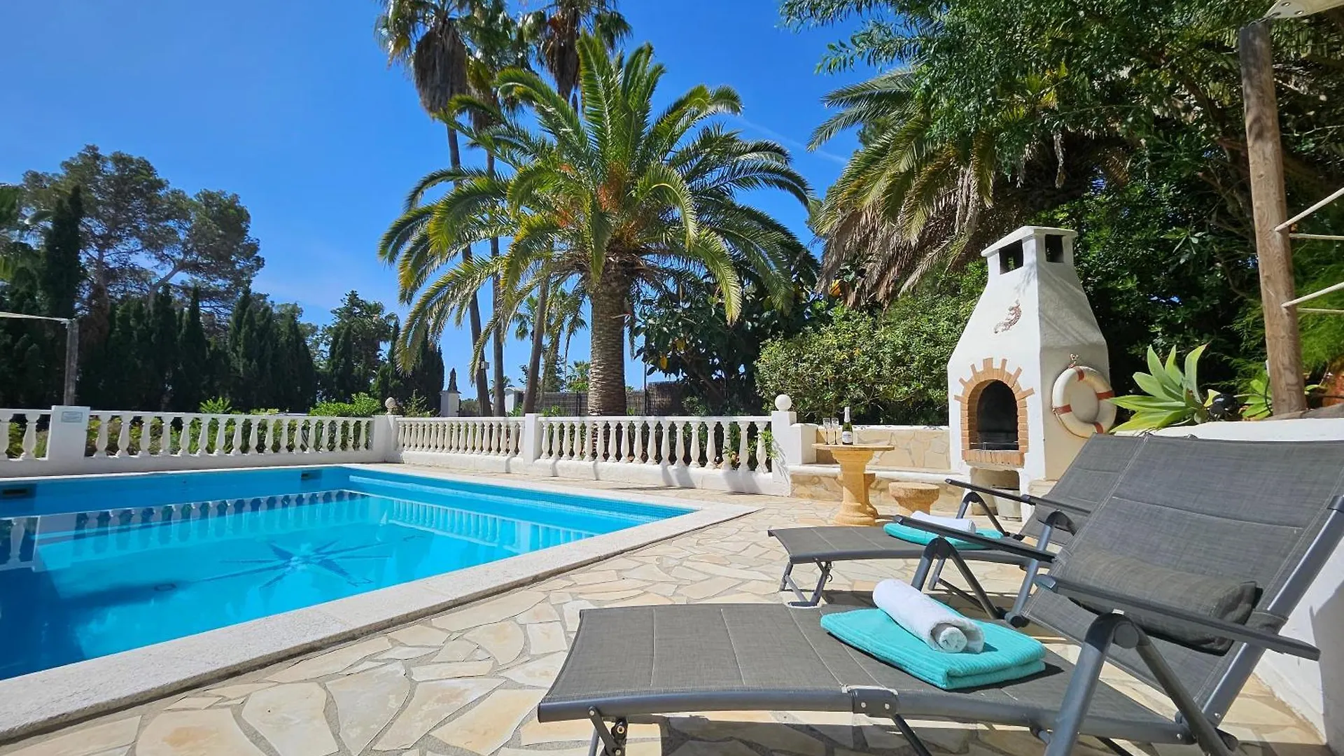 Private Villa Mit Eigenem Pool Unter Palmen Cala Llena