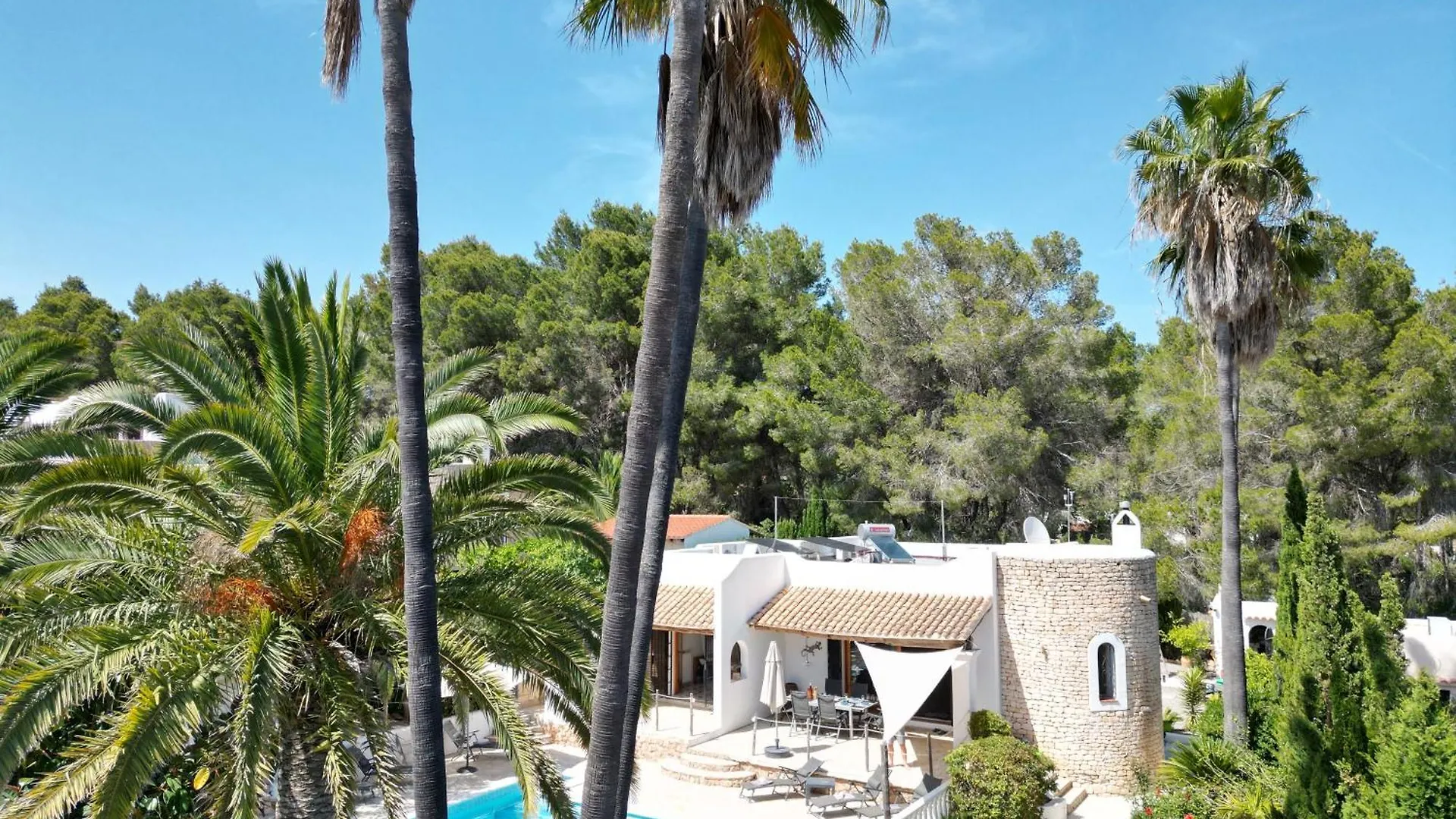 Kontakte von Private Villa Mit Eigenem Pool Unter Palmen